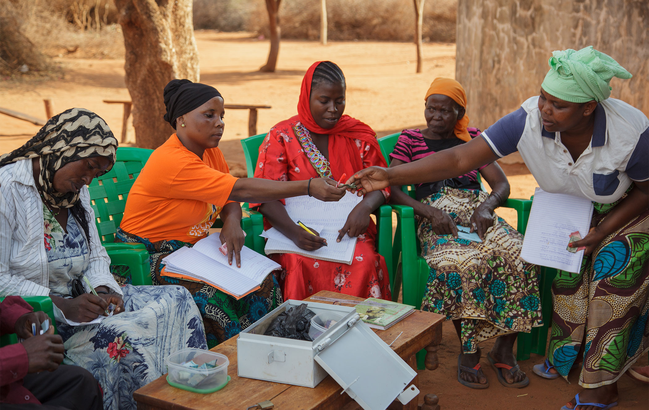 women-collaborating---tanzania